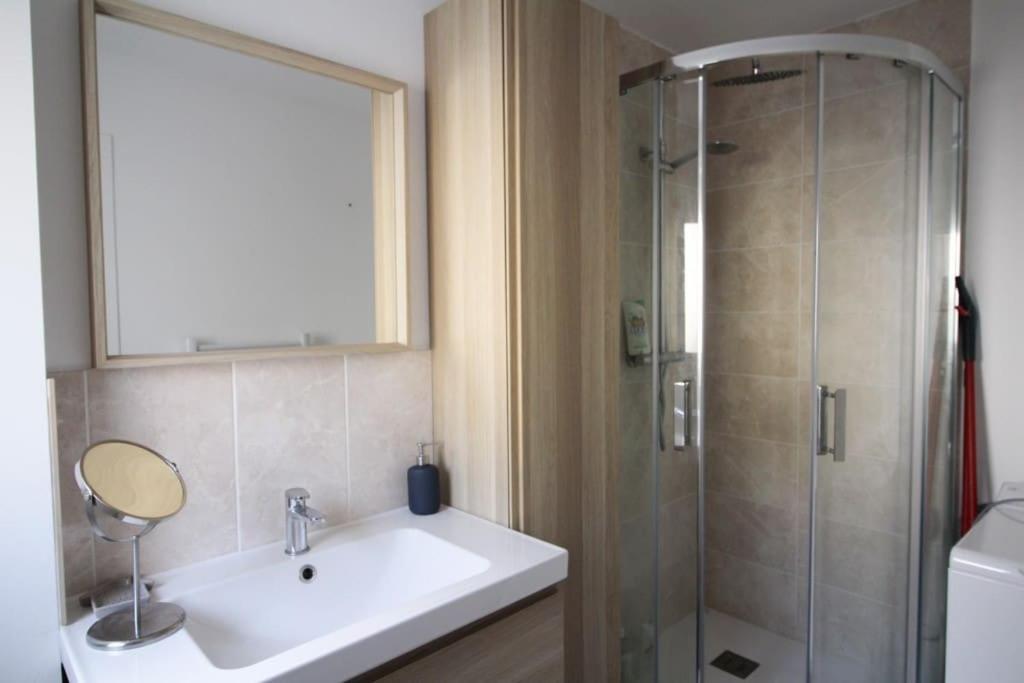 Appartement Avec Terrasse Privee, Plage A Pied Saint-Aubin-Sur-Mer  Exteriör bild